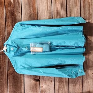 NWT Tuff Rider Women's Elegance Long Sleeved Show Shirt. Aqua. Size medium 34